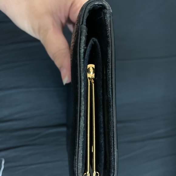 Authentic chanel wallet - Picture 2 of 15